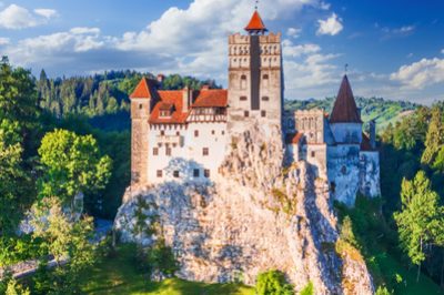 Excursie 1 zi Mausoleul de la Mateias – Cheile si Pestera Dambovicioara – Castelul Bran Autocar | 2025