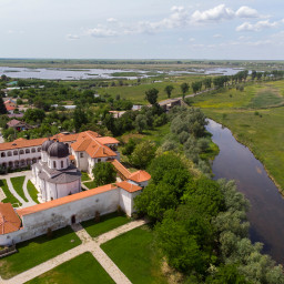 Reducere 1 zi Biserica Draganescu – Parcul si Manastirea Comana – Palatul Brancovenesc de la Potlogi Autocar  2026
