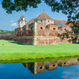Excursie o zi Lacul de Smarald – Vulcanul Racos – Castelul Sükösd – Bethlen – Cetatea Rupea Autocar  2026