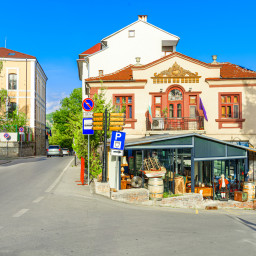 Excursie 1 zi Veliko Tarnovo – Mini Bulgaria Park Autocar  2026