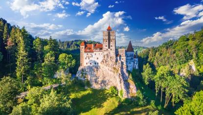 Excursie o zi Mausoleul de la Mateias – Cheile si Pestera Dambovicioara – Castelul Bran Autocar  2026