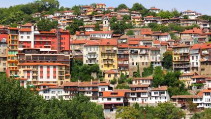 Excursie 1 zi Veliko Tarnovo – Muzeul Etar Autocar  2026