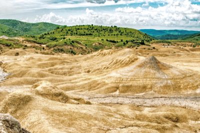 Excursie 1 zi Vulcanii Noroiosi - Manastirea Ciolanu - Tabara de Sculptura Magura Autocar | 2025